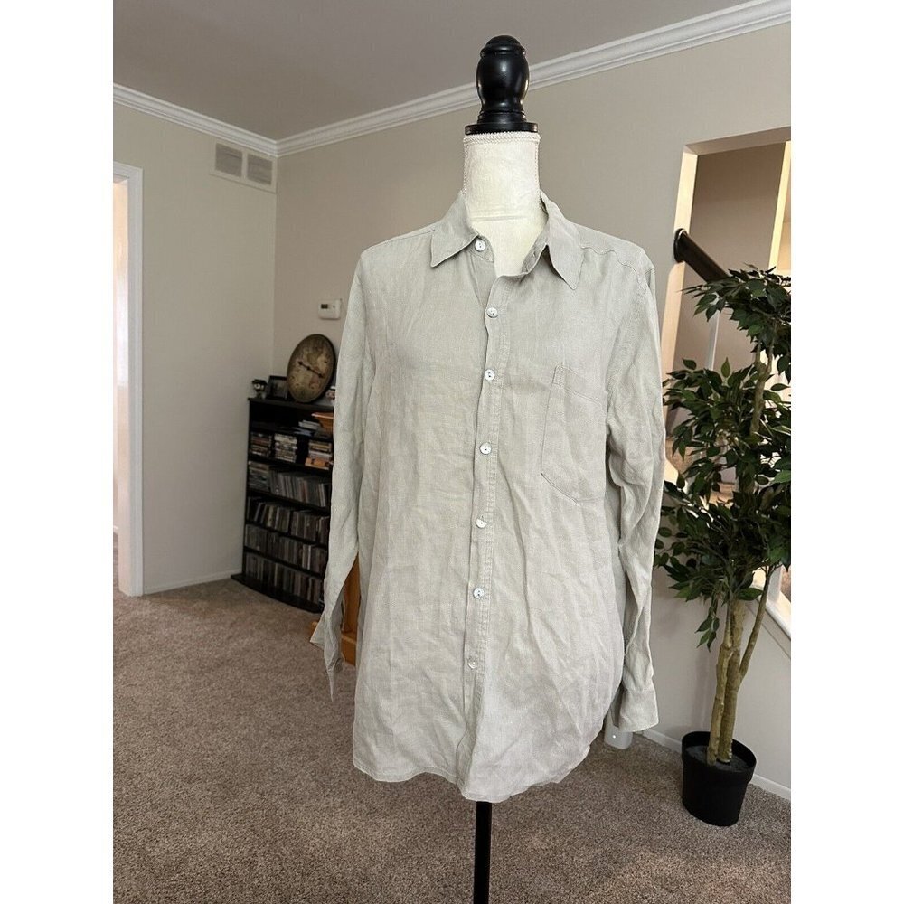 Chico's Linen Gray Long Sleeve button Up shirt Top size 2 Loose Fit With FLAW